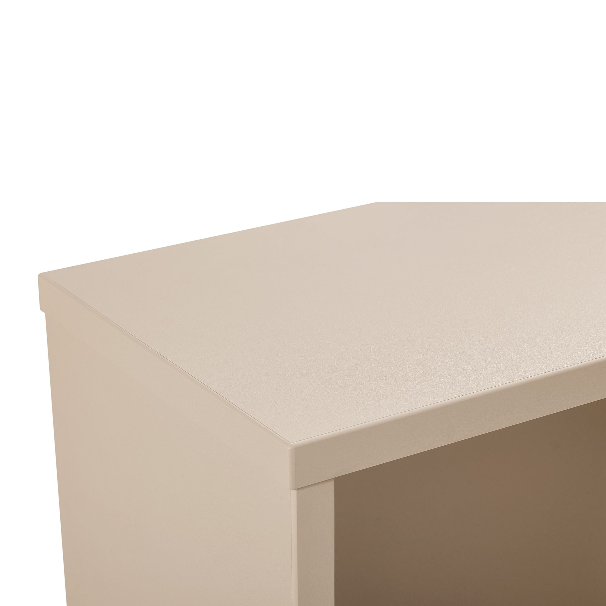 Wandregal  Wandbox  rechteckig lang in Cashmere-Beige Beigefarbener Ecktisch mit glatter, flacher Platte und freier Fläche darunter.