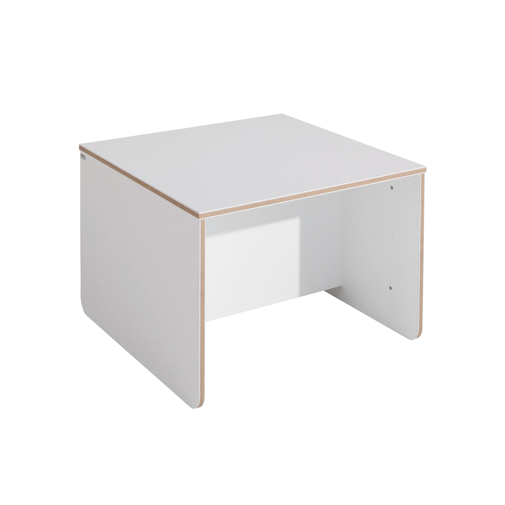 Ein kleiner, weißer, rechteckiger Tisch mit dicken Seitenwänden und einem schlichten Design.