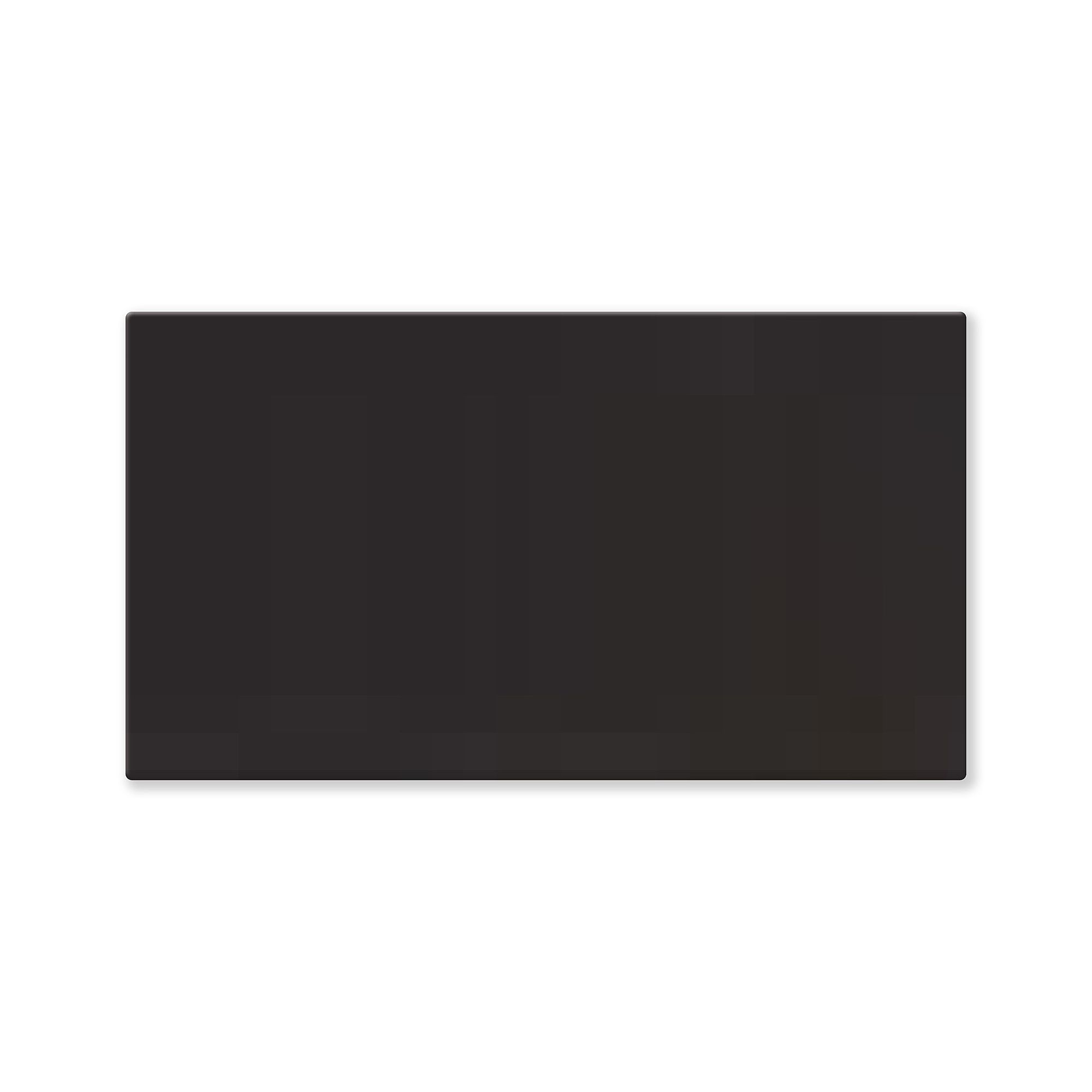 Eine schlichte, schwarze, rechteckige Fläche auf weißem Hintergrund.