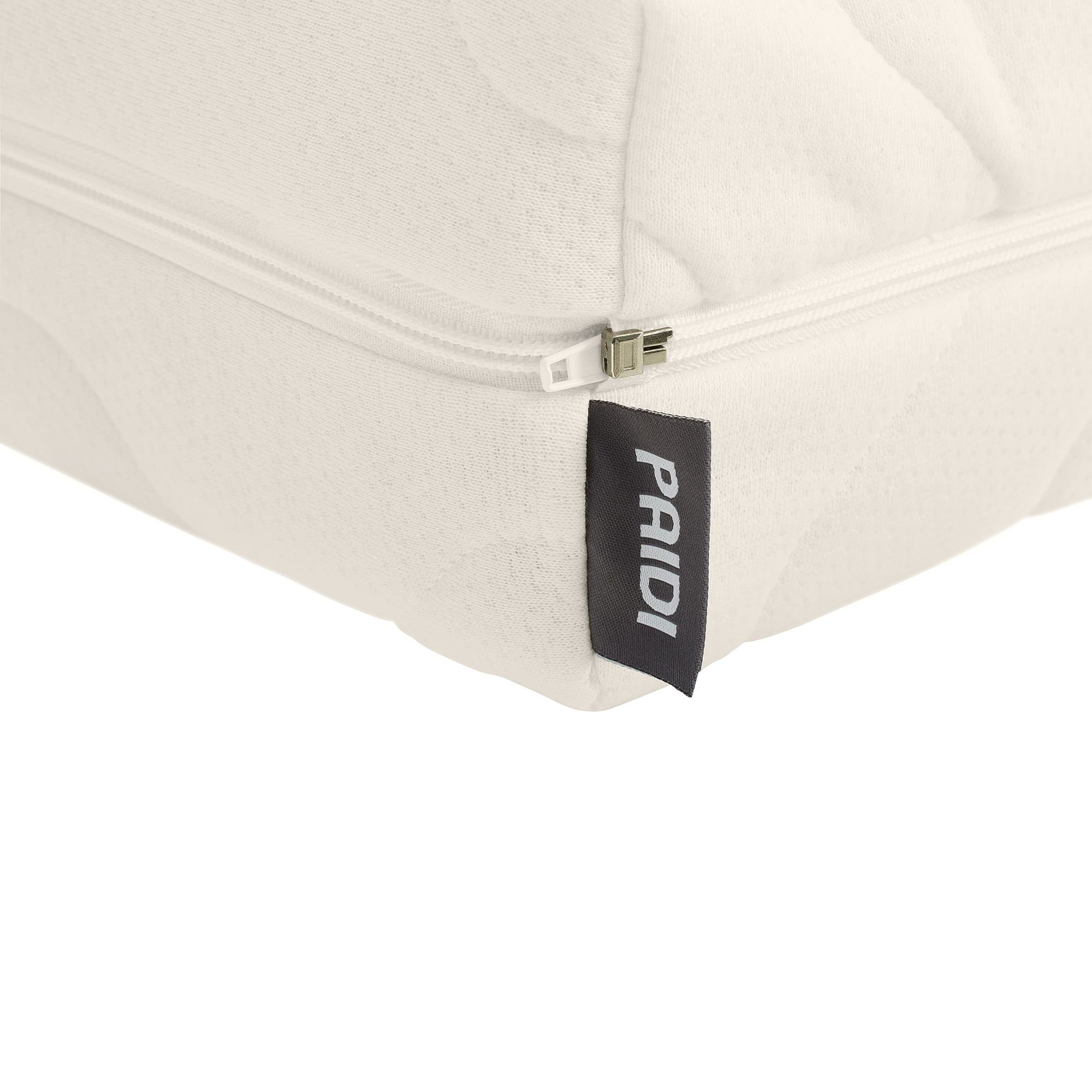 Matratze  Jugendmatratze Mehrzonen Kaltschaum in 90 x 200 cm Nahaufnahme eines weißen Matratzenbezugs mit einem Reißverschluss und einem schwarzen PAIDI-Anhänger.