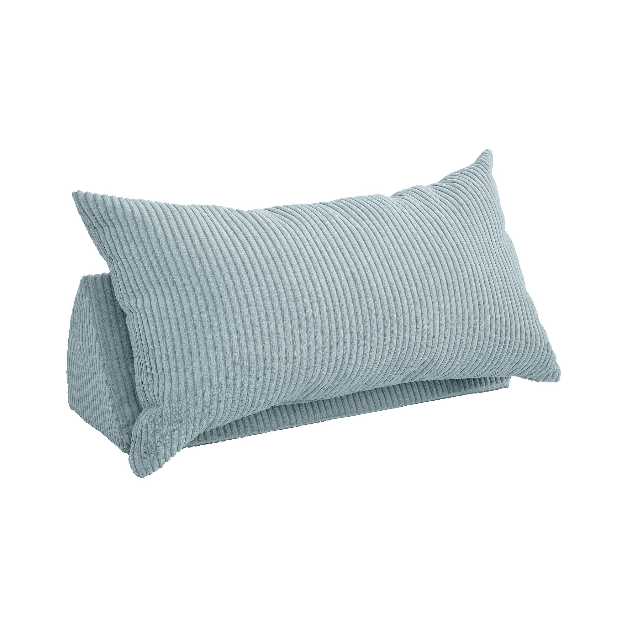 Hellblaues geripptes Keilkissen mit passendem gestreiften Kissen obenauf, weißer Hintergrund.